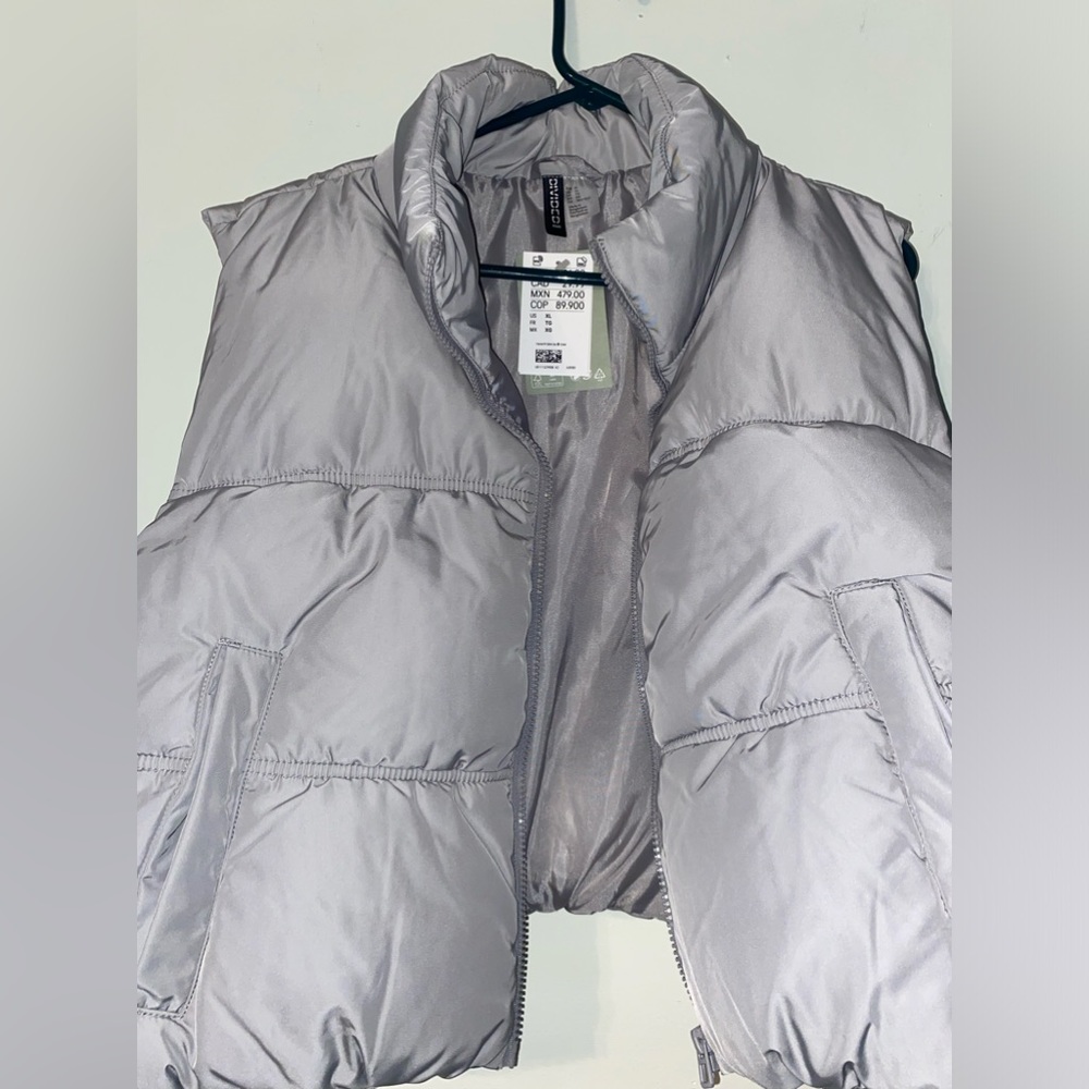 Divided Silver Gray Puffer Vest New Size XL